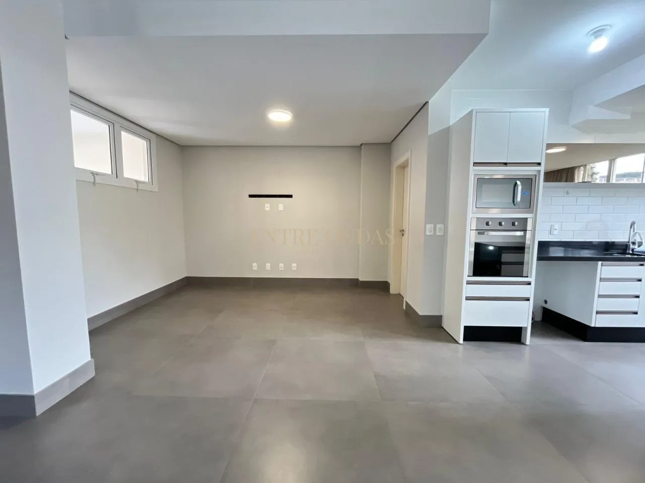 Water view in a 4-bedroom house, 263 m² — photo 23