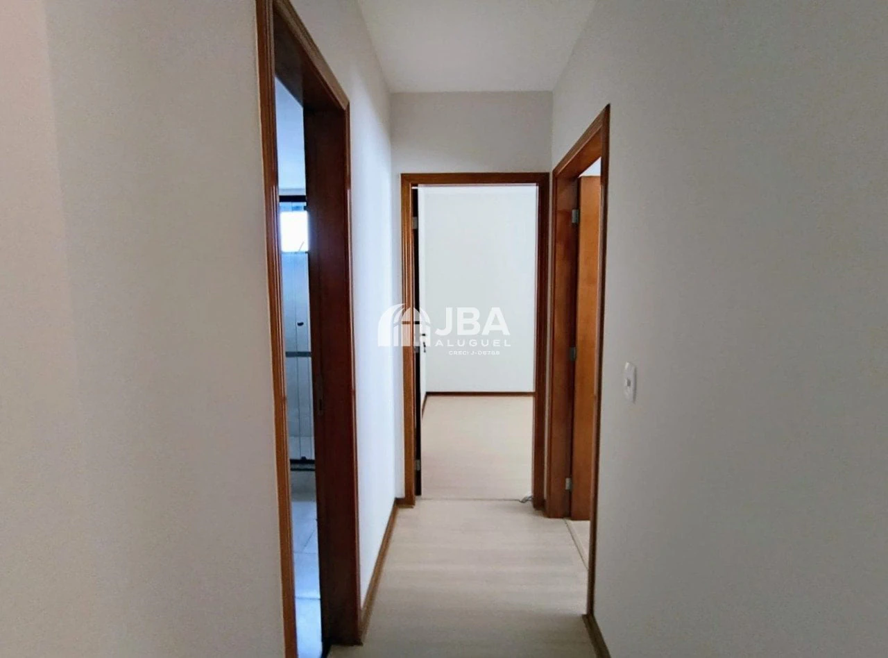 Departamento de 2 dormitorios con piso de madera o laminado — photo 12