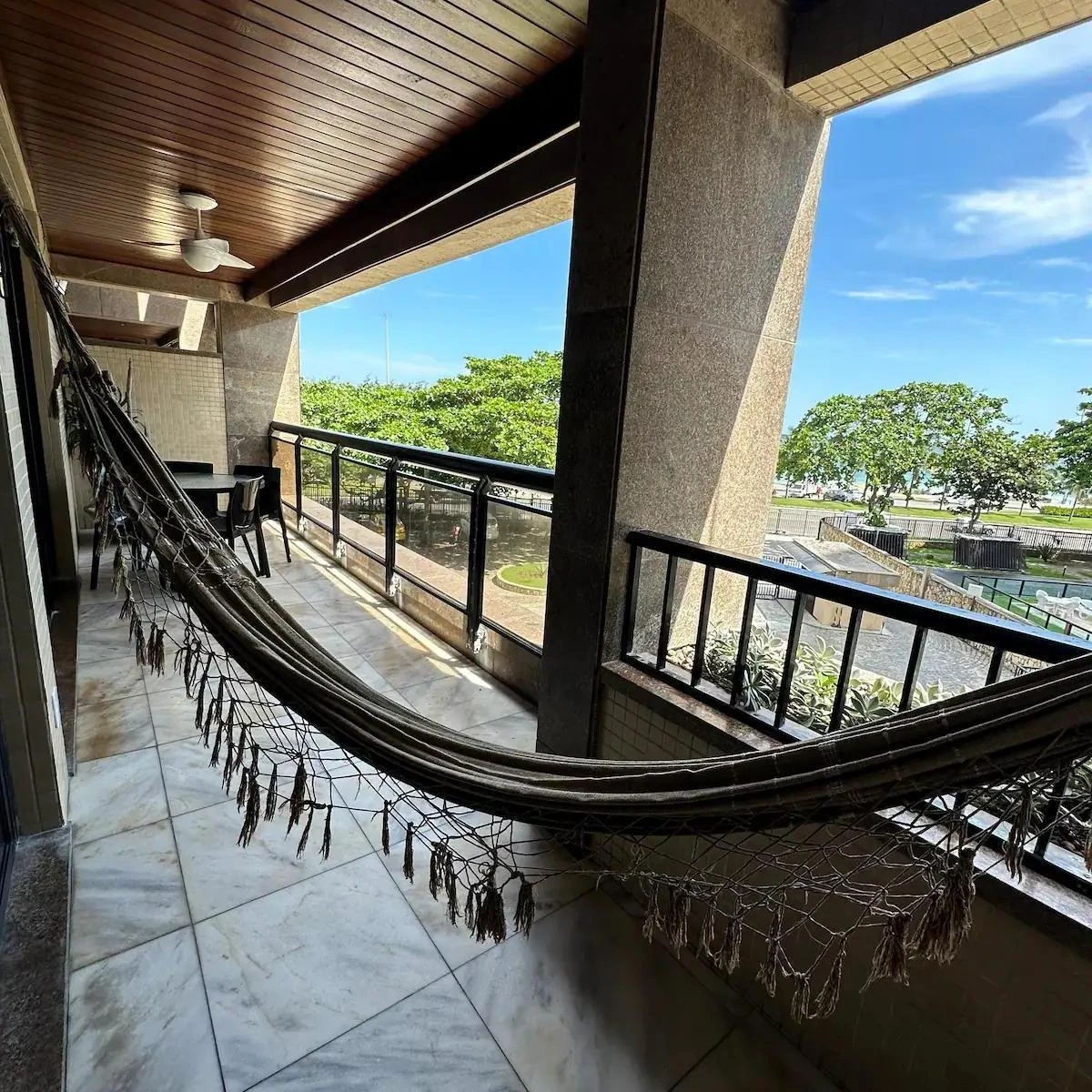 Furnished 144 m² apartment with 4 bedrooms — photo 6