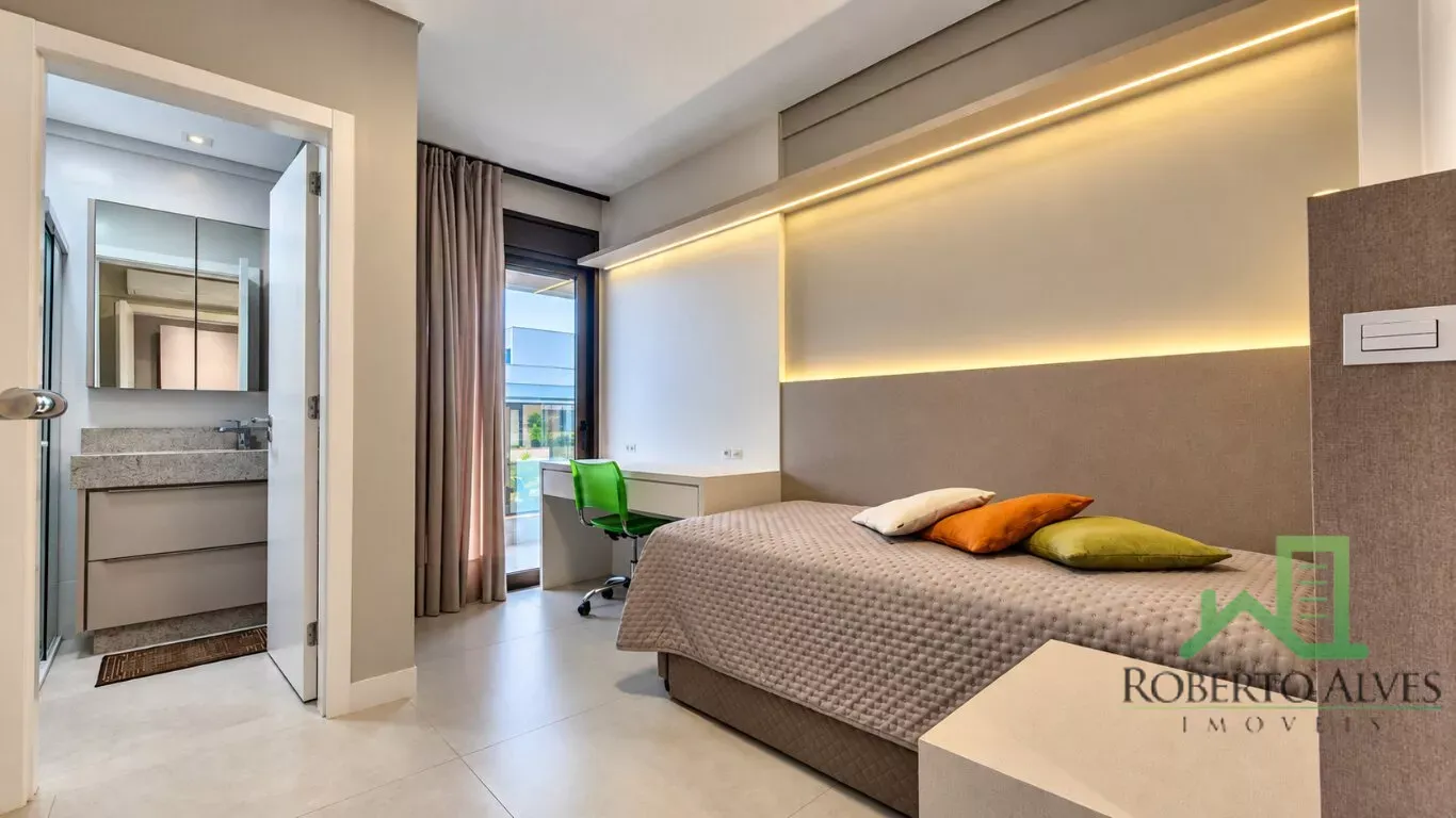 Washing machine in a 3-bedroom apartment, 113 m² — photo 24