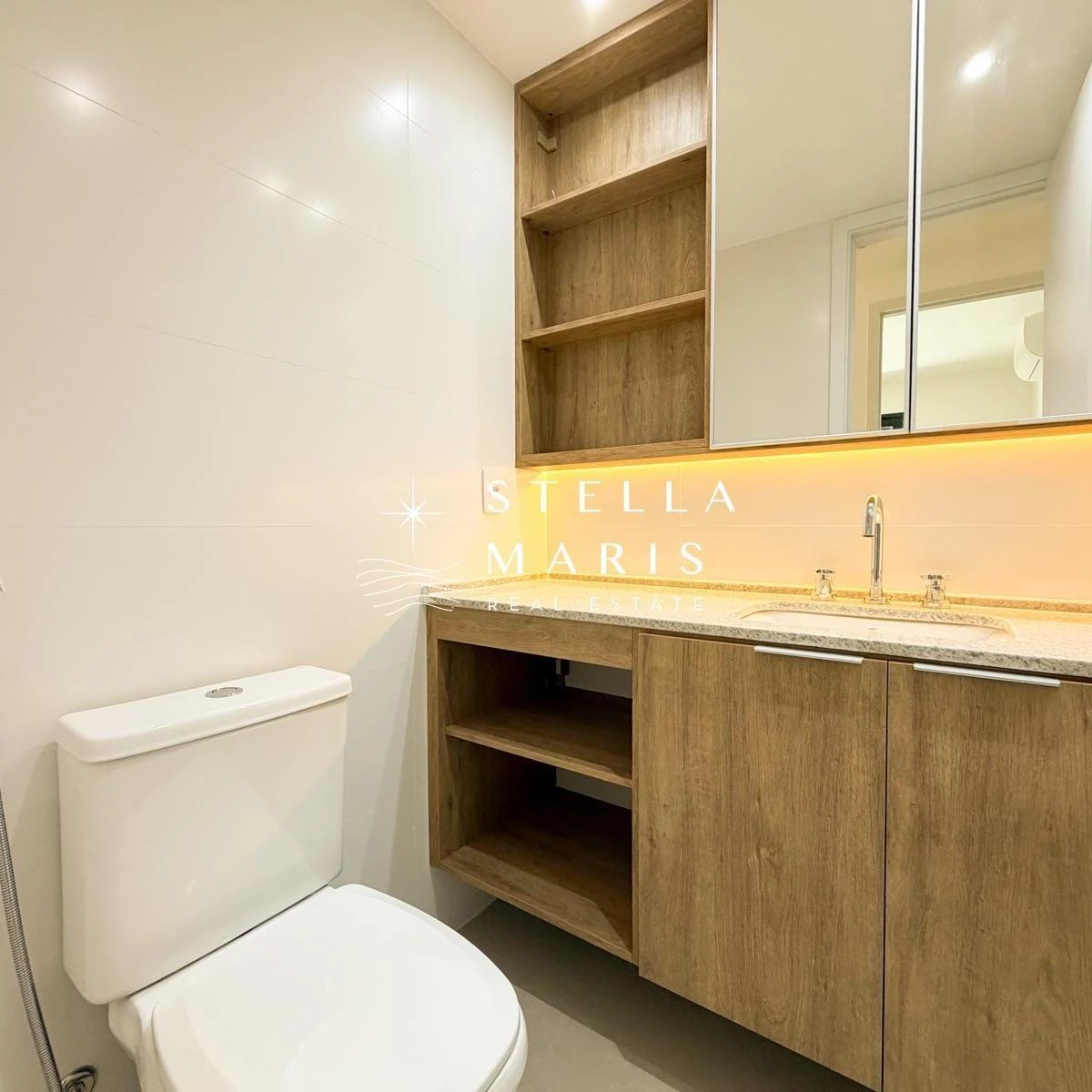 2-bedroom apartment in a building with a pool — photo 22