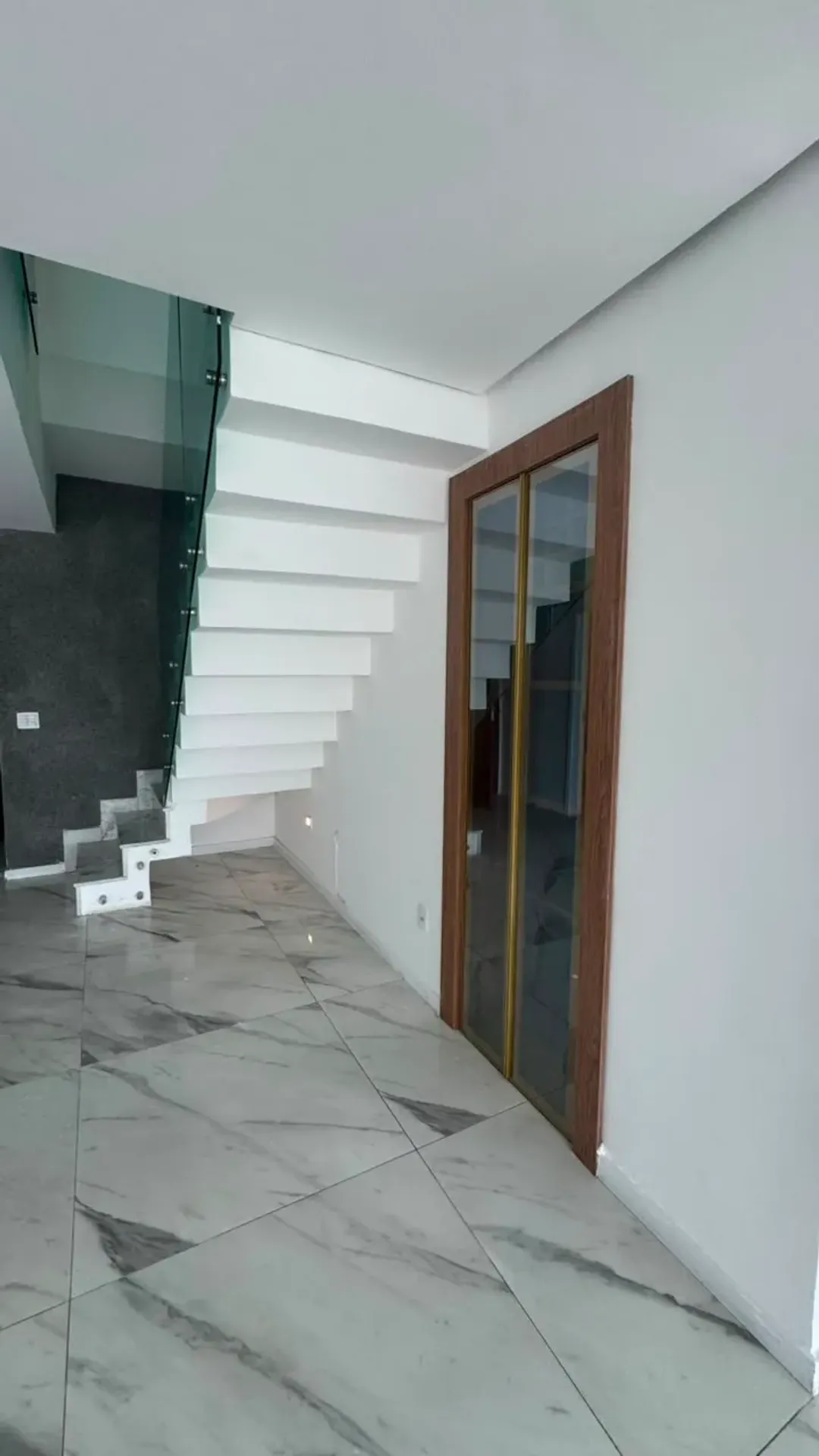Apartment with 4 bedrooms and 4 bathrooms — photo 7