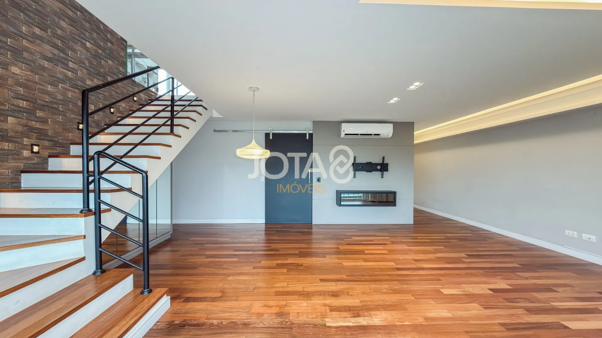 Куполоподібна квартира з 2 спальнями і 284 м² — photo 25