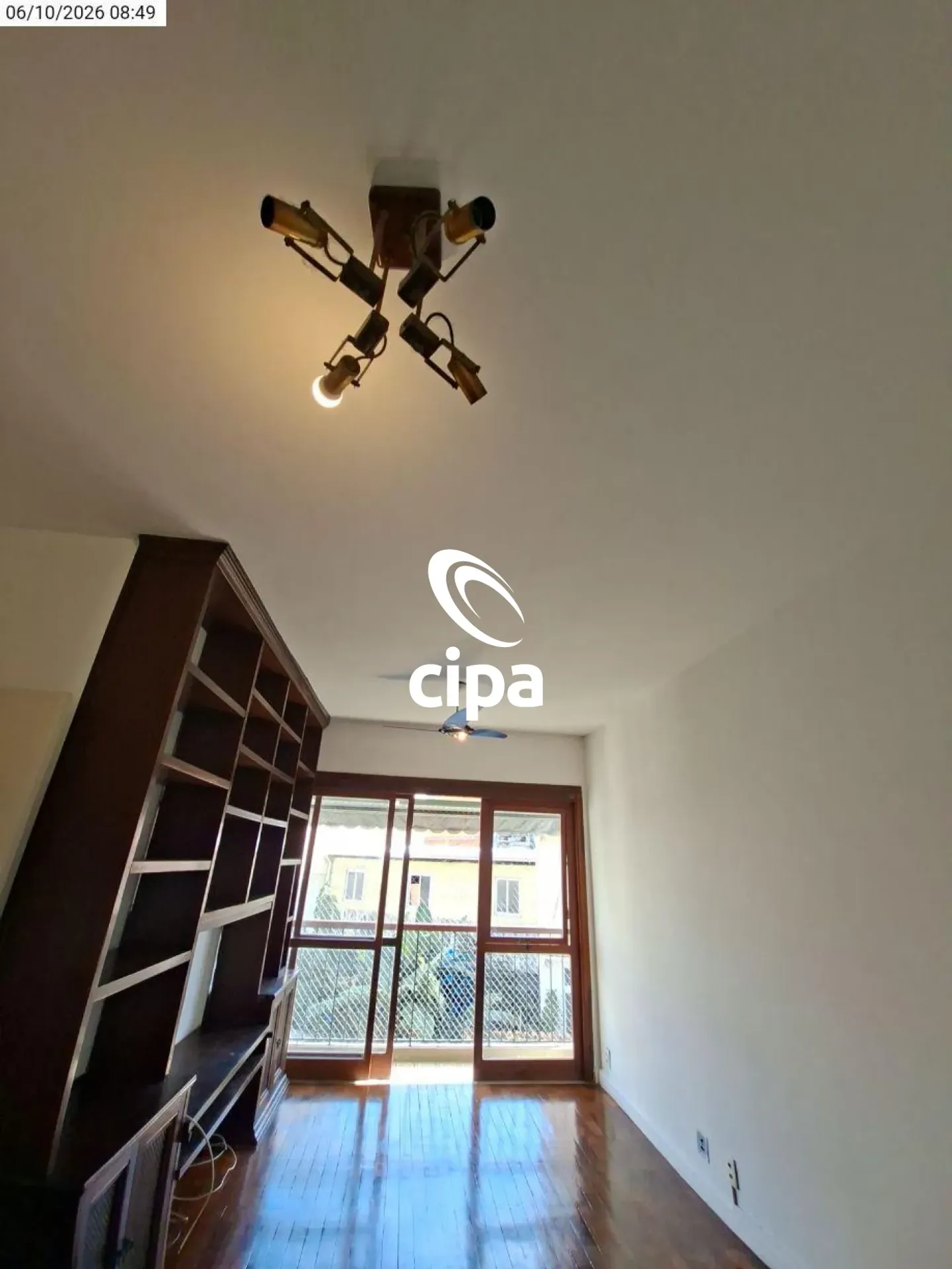 Glass-enclosed balcony in a 2-bedroom apartment, 83 m² — photo 6