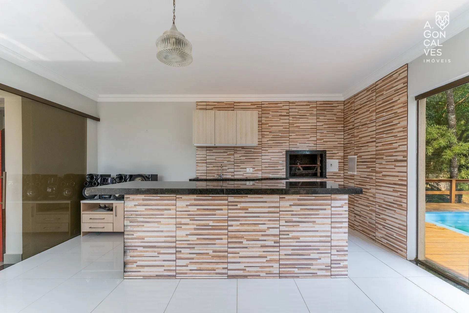 Condominium house with 5 bedrooms, 1 suite and 4 parking spots — photo 31