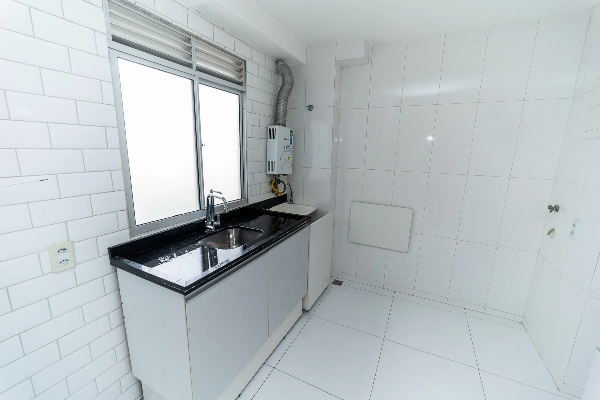 2-bedroom apartment in a building with a pool — photo 5