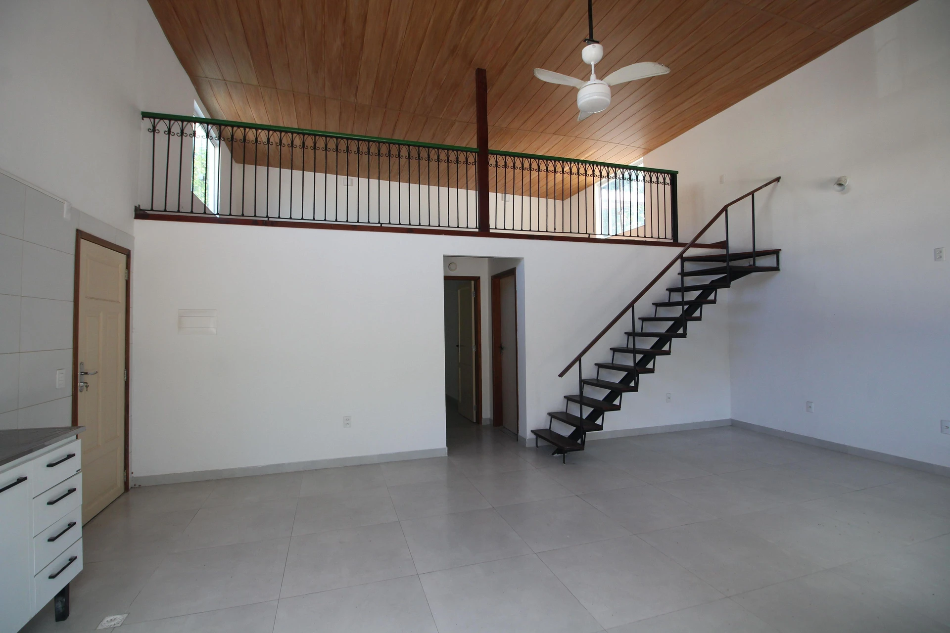 House with 4 bedrooms, 2 bathrooms and private garden — photo 4