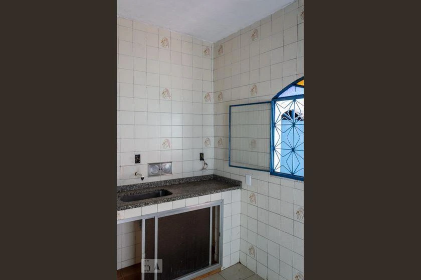 Rental house with 4 bedrooms and 200 m² — photo 47
