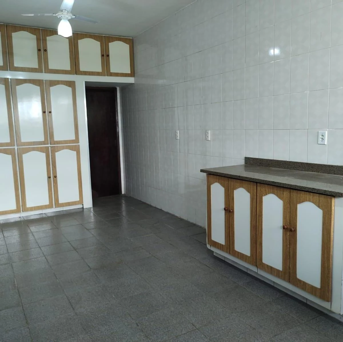 Casa térrea sem mobília com 4 quartos e 6 banheiros — photo 17