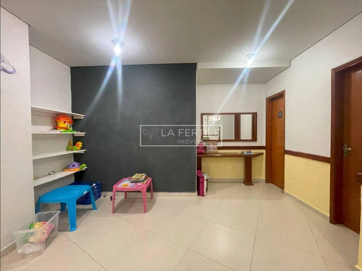 Furnished apartment, 55 m², with wood or laminate floors — photo 25