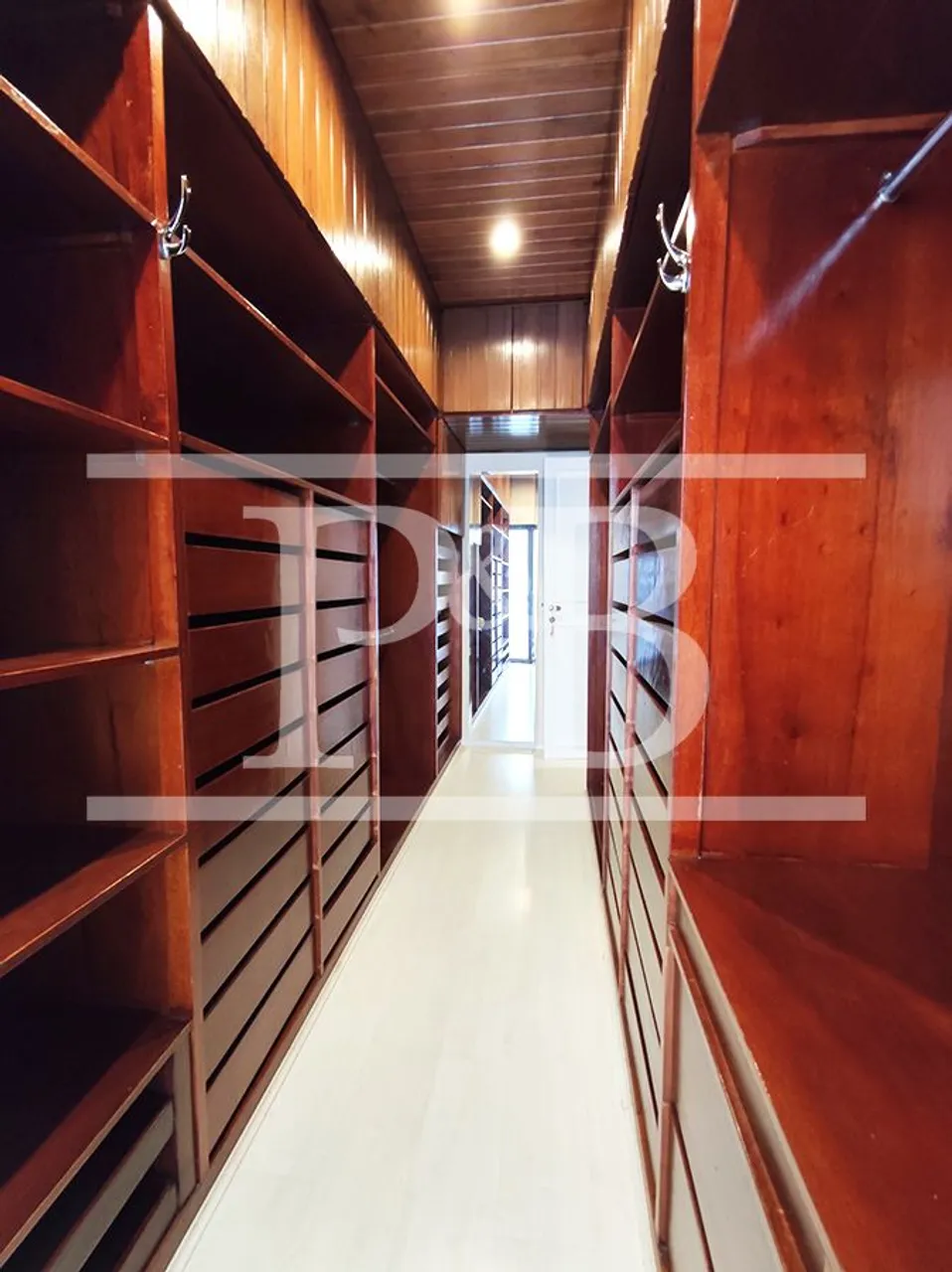 Apartamento com 3 quartos e cozinha fechada — photo 5