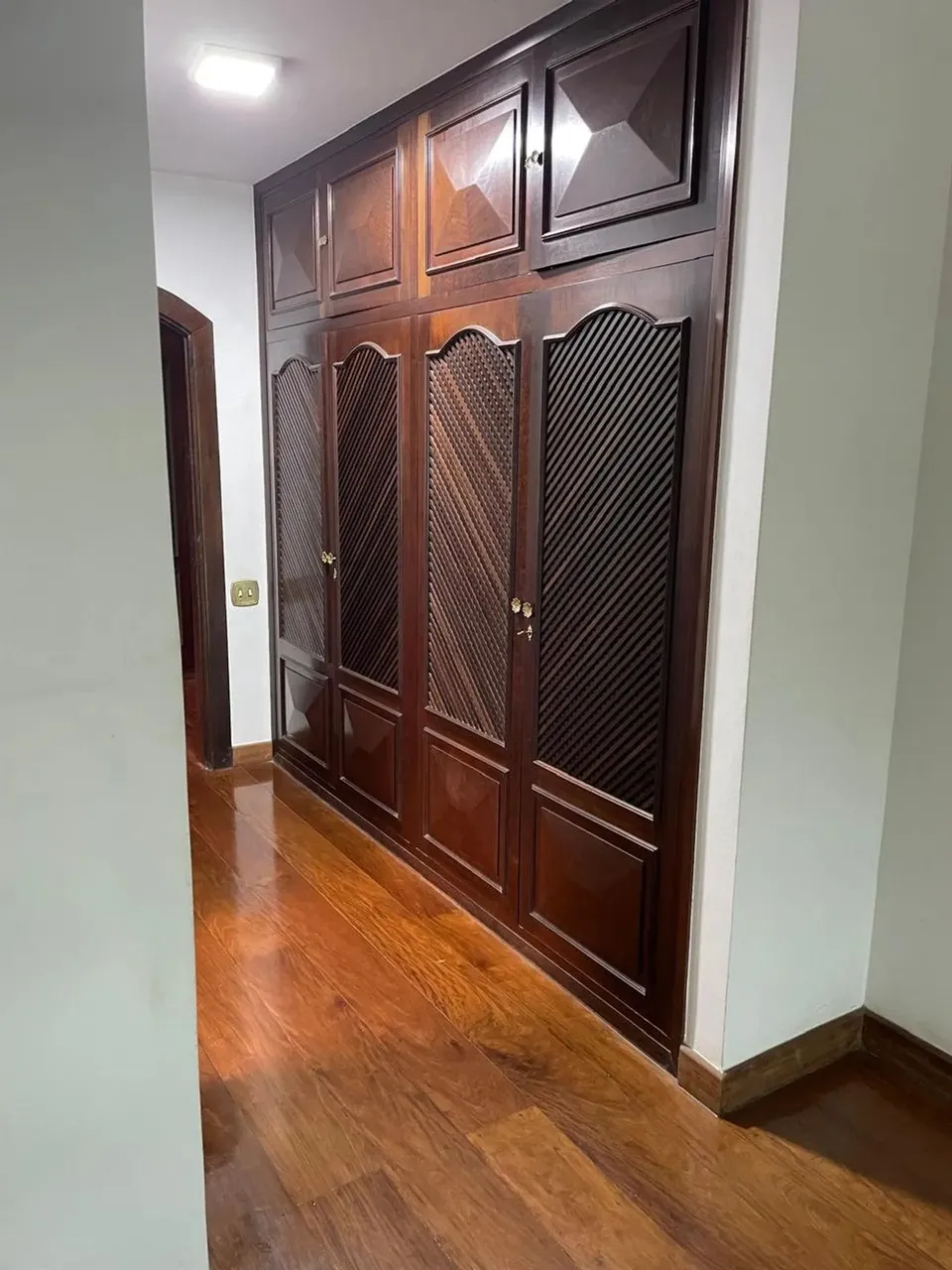 Duplex house with 1 bedroom, 4 bathrooms, 5 parking spots — photo 2