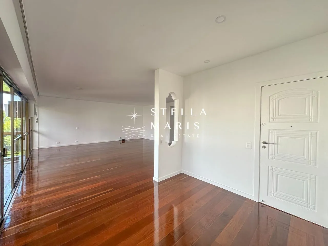 Apartment with 4 bedrooms, 4 bathrooms and a balcony — photo 15