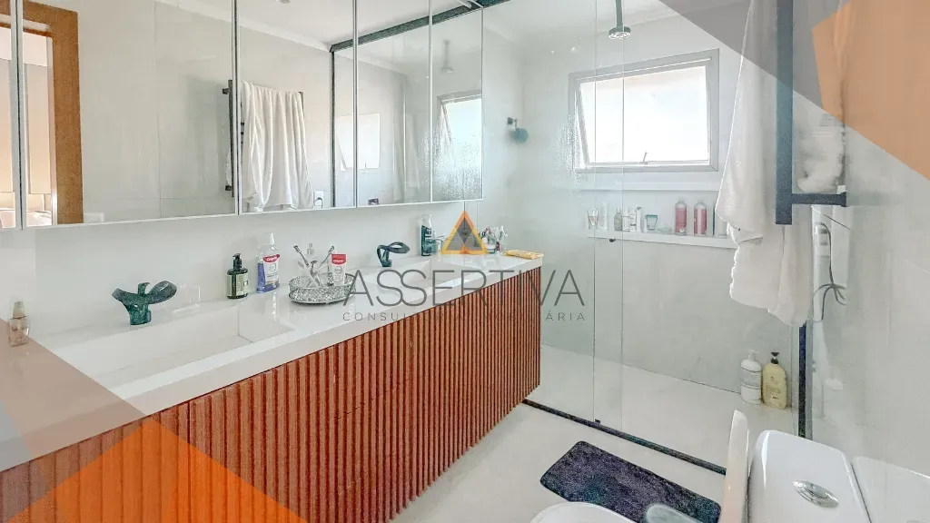 Furnished 470 m² apartment with 4 en-suites and 4 parking — photo 12