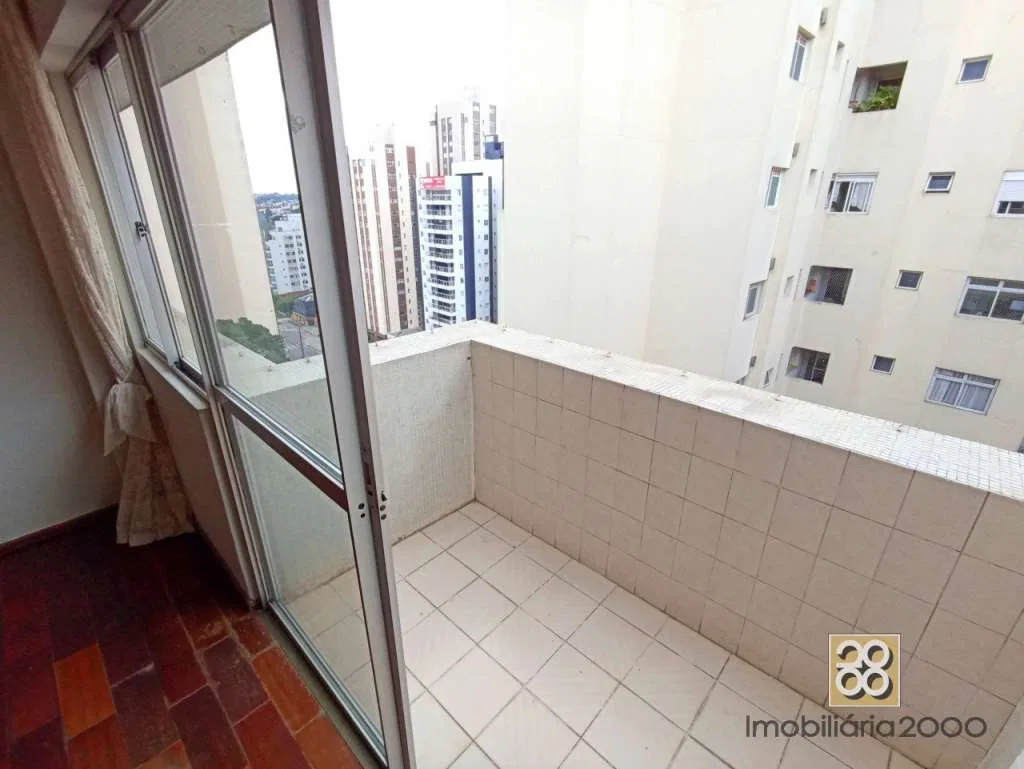 Wood or laminate floors in a 2-bedroom apartment, 67 m² — photo 4