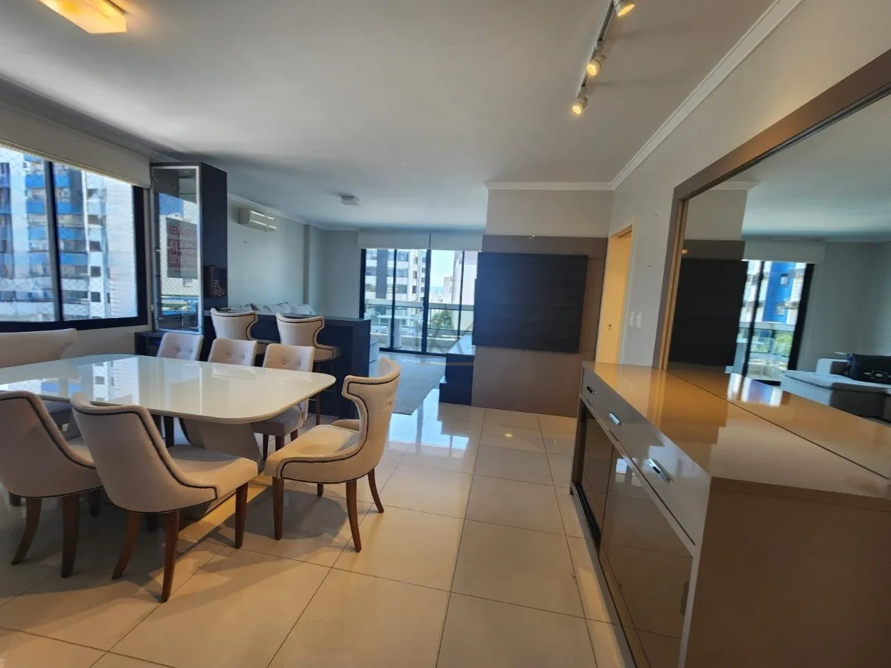 4-bedroom apartment in a building with a gym — photo 49