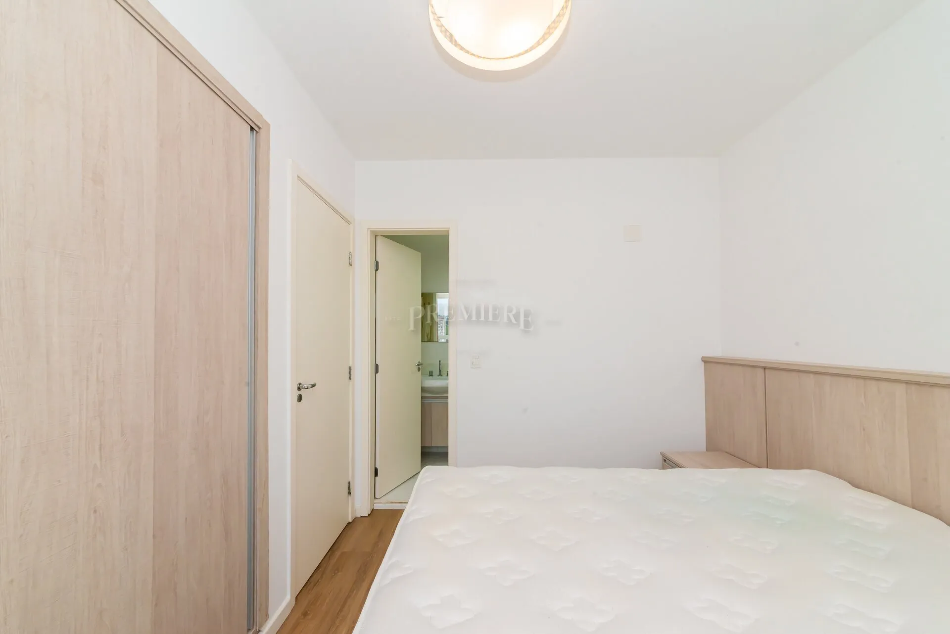 One-bedroom apartment with a washing machine in Curitiba — photo 13