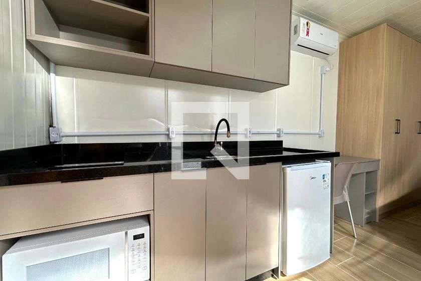 Casa para aluguel de 1 quarto com 15 m² e 1 banheiro — photo 7