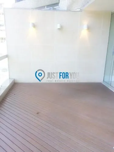4-bedroom apartment in a building with a tennis court — photo 5