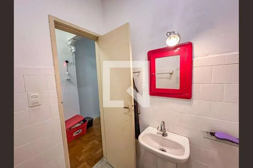 Furnished 1-bedroom apartment with a real workspace corner — photo 20