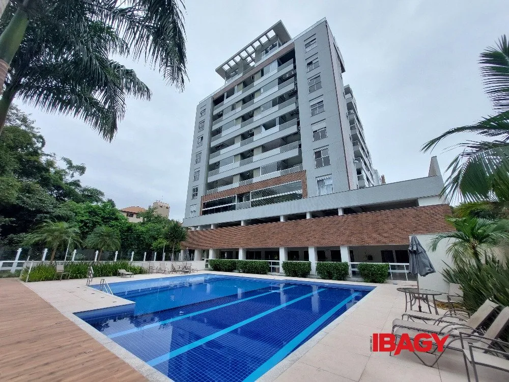 3-bedroom apartment with a grill on the balcony — photo 45