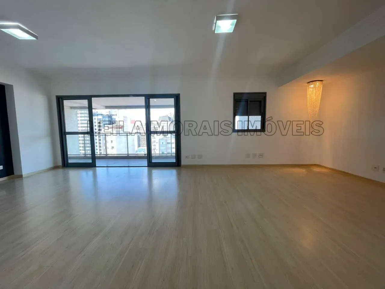 Apartment with 3 bedrooms, 5 bathrooms and open-plan kitchen — photo 6