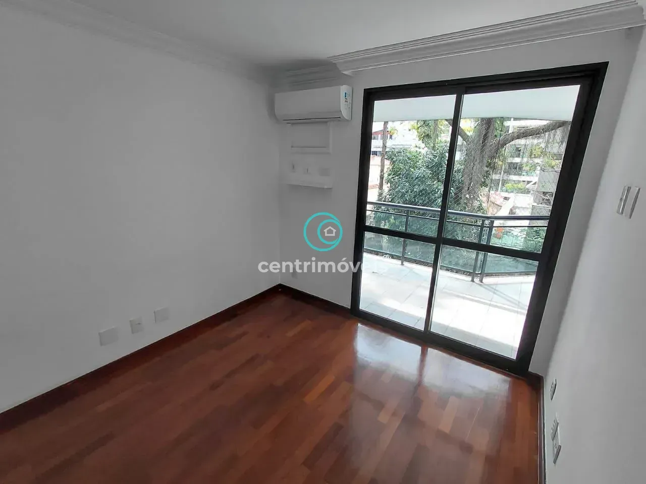 3-bedroom apartment with a walk-in closet — photo 15