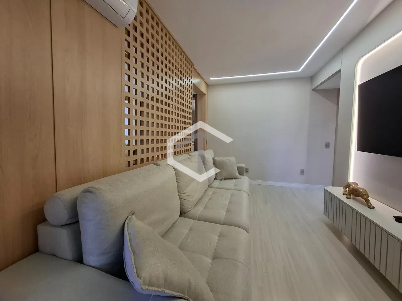 217 m² apartment with a mountain view and a private pool — photo 55