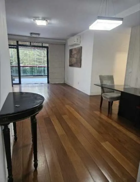 Apartment with 4 bedrooms and 5 bathrooms — photo 10