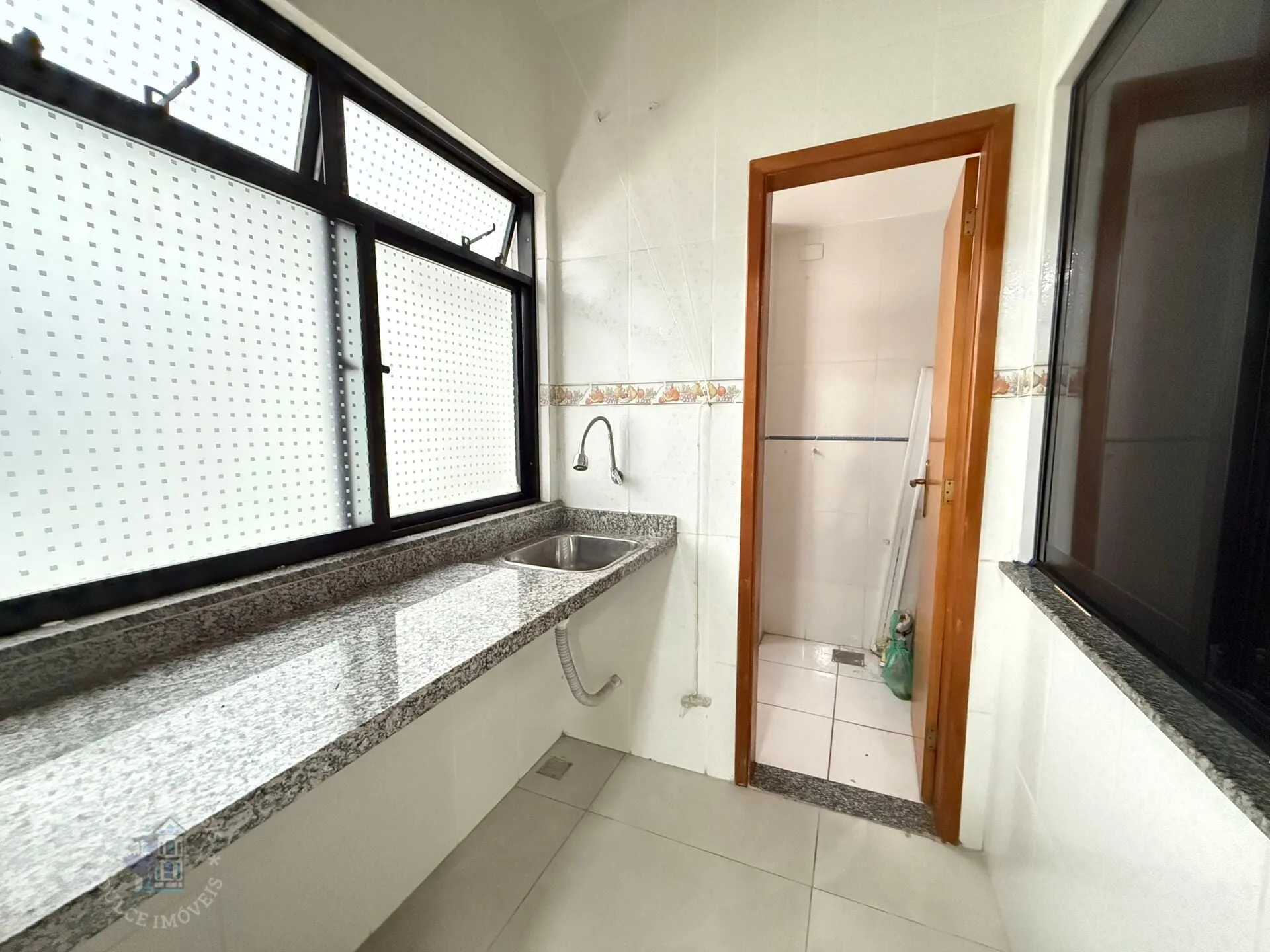 3-bedroom apartment with 1 en-suite and balcony — photo 25