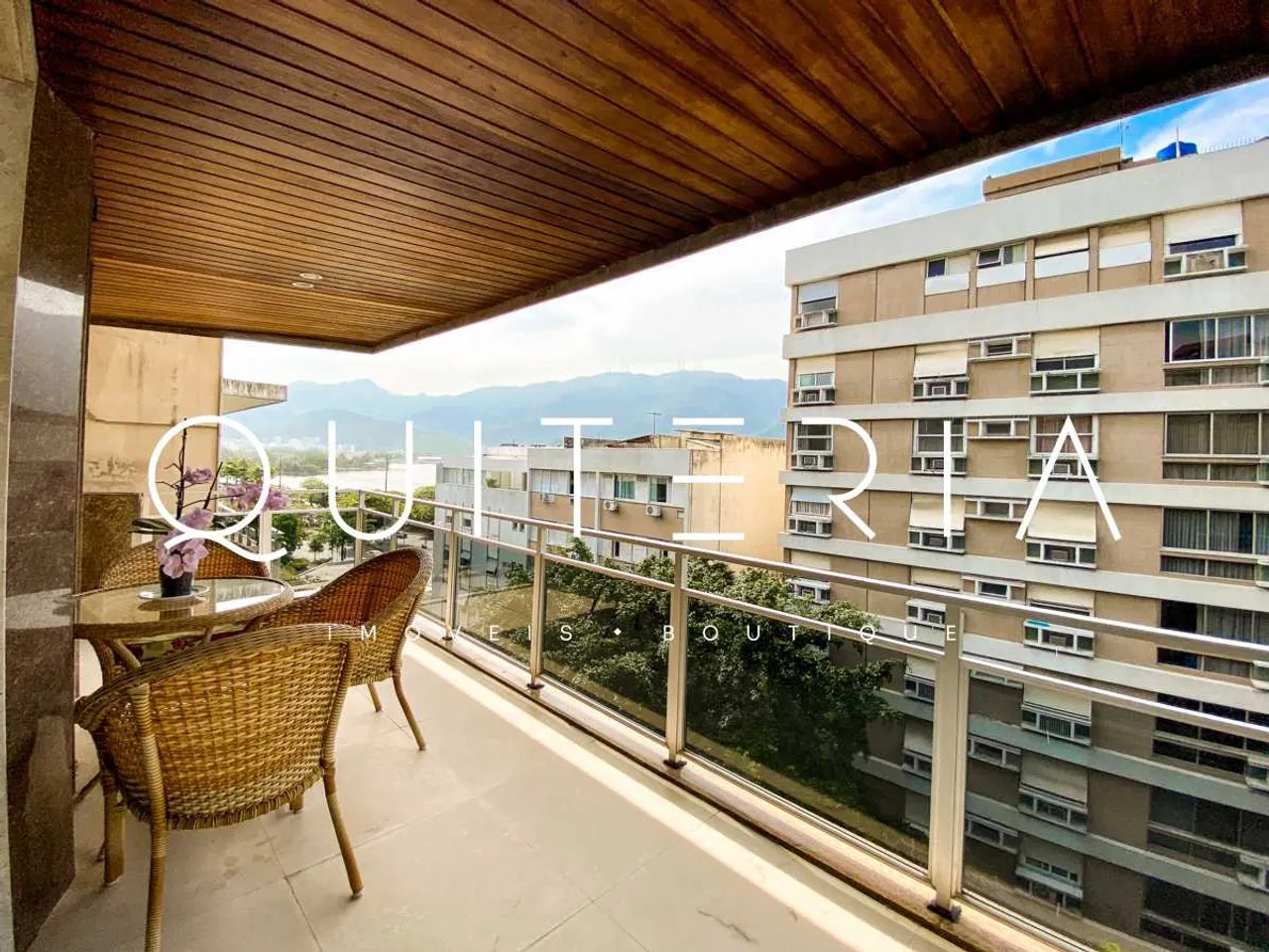 Furnished apartment with 3 bedrooms and a balcony — photo 12