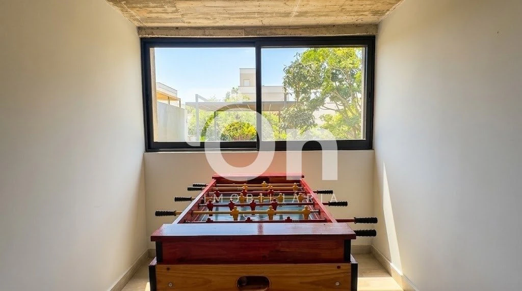 2-bedroom house with a mountain view in Florianópolis — photo 25