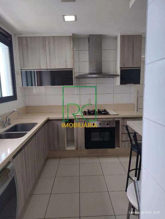 234 m² unfurnished apartment with 4 en-suite bedrooms — photo 5