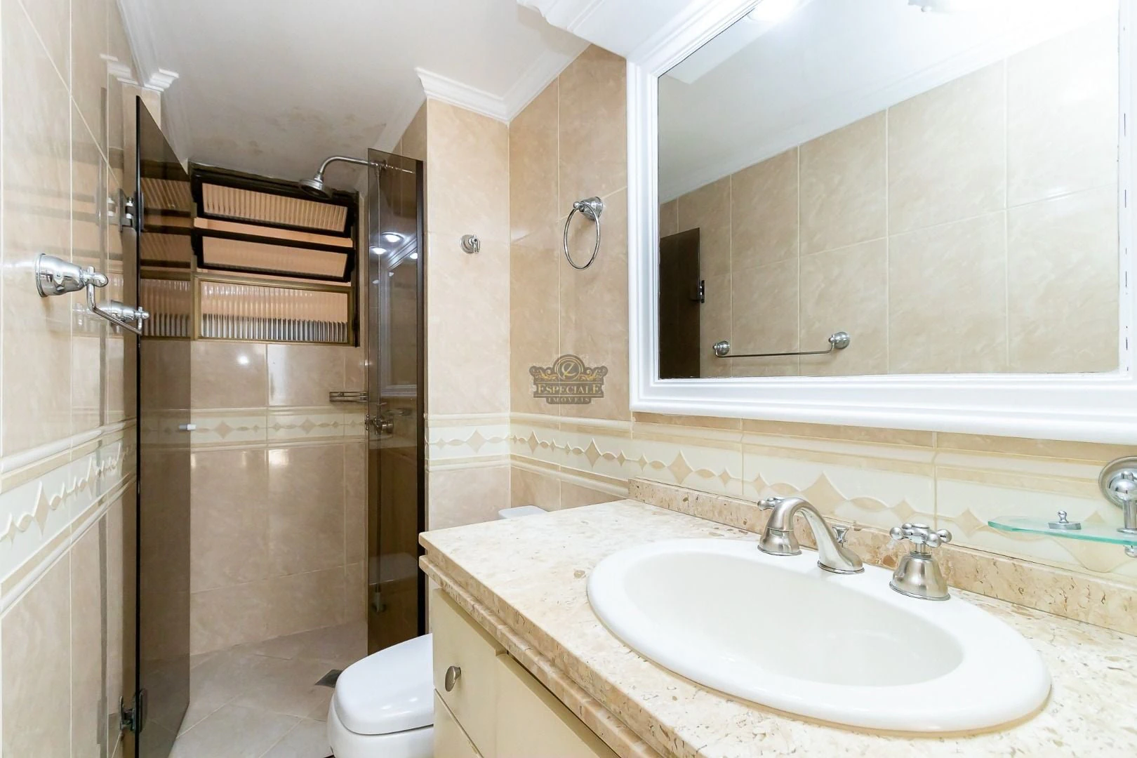 Wood or laminate floors in a 3-bedroom apartment, 86 m² — photo 13