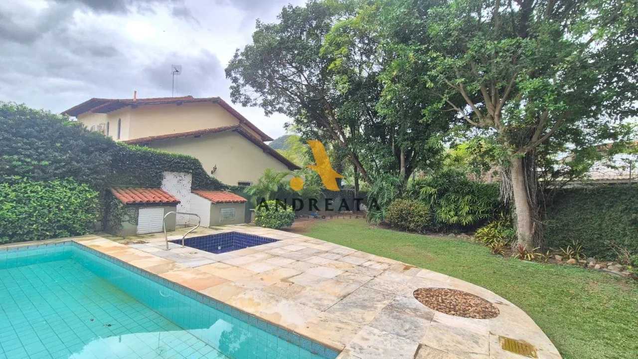 Unfurnished house with 5 bedrooms and 647 m² balcony — photo 9