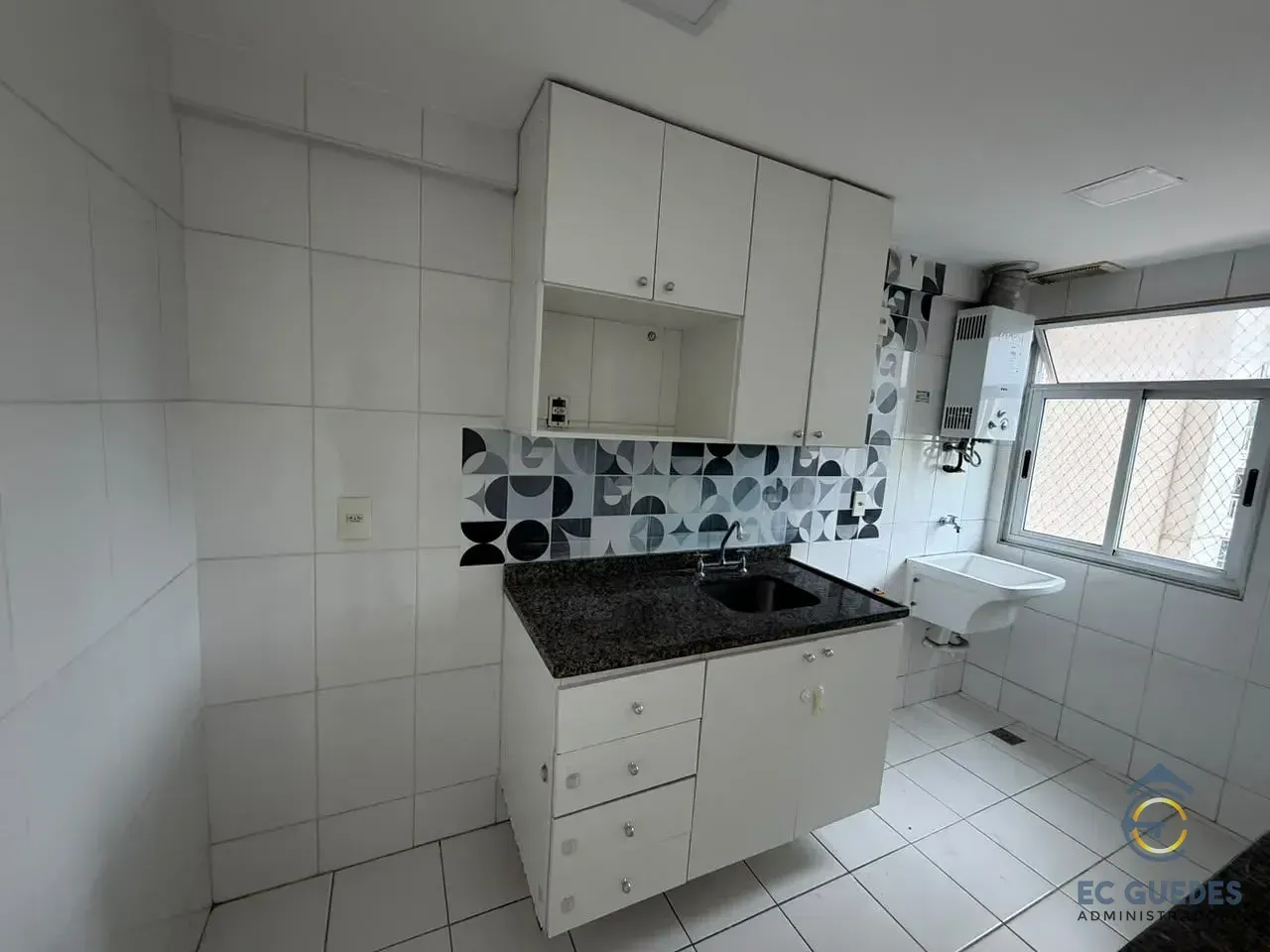 2-bedroom apartment with a mountain view in Rio de Janeiro — photo 19