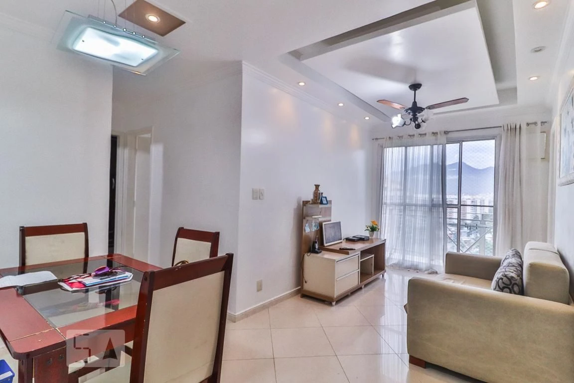 2-bedroom apartment in a building with a gym — photo 10