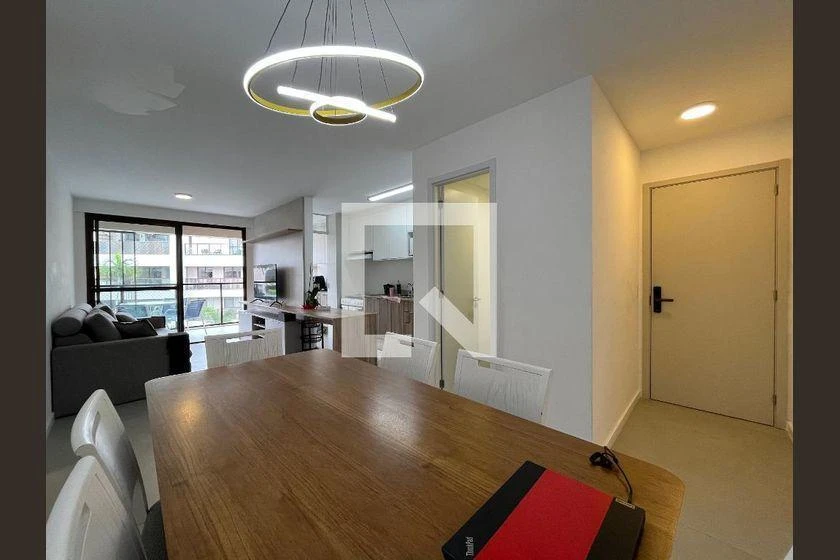 Balcony with a grill in a 3-bedroom apartment, 89 m² — photo 3