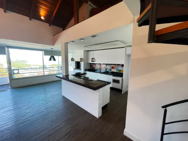 Apartamento com 3 quartos e varanda envidraçada