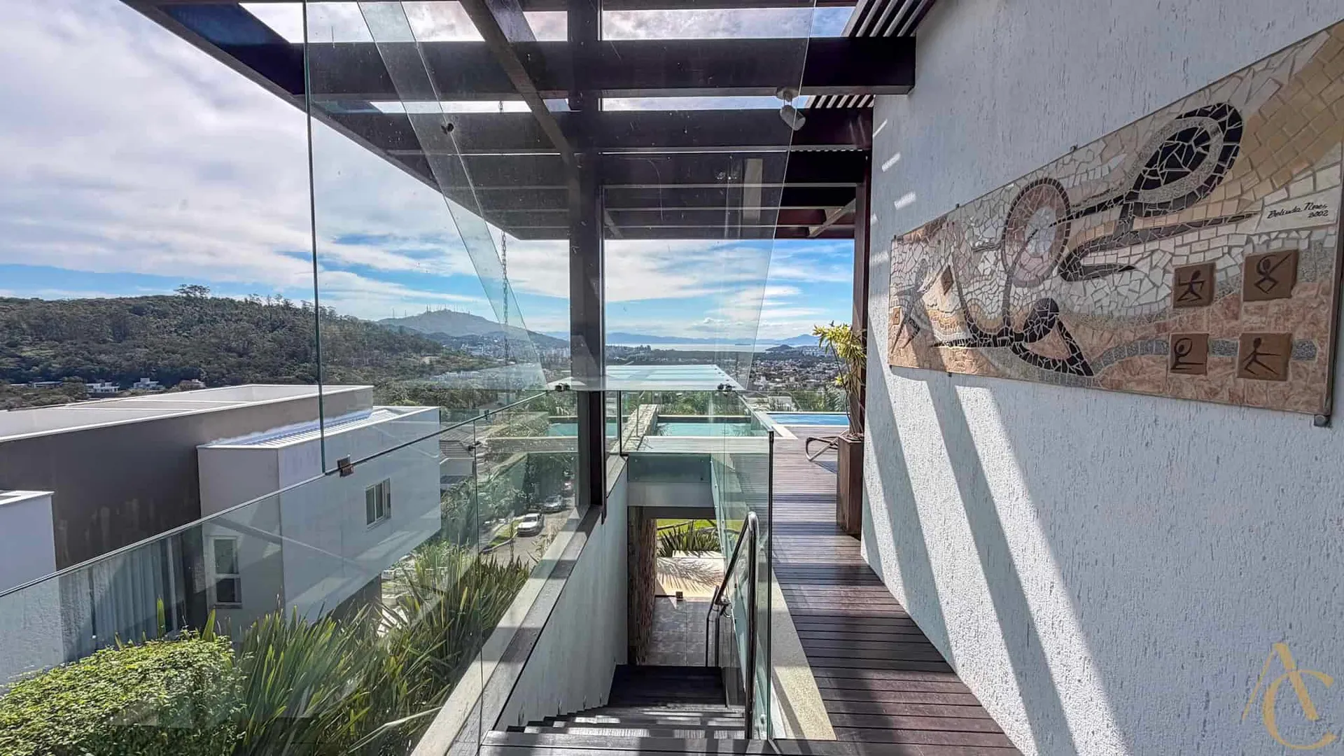 Furnished house, 689 m², with a grill on the balcony — photo 80