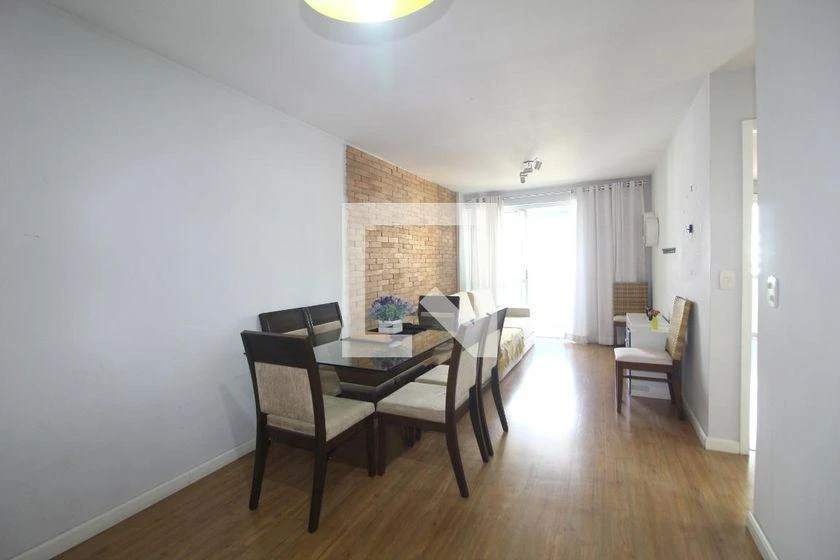 2-bedroom apartment with a home office
