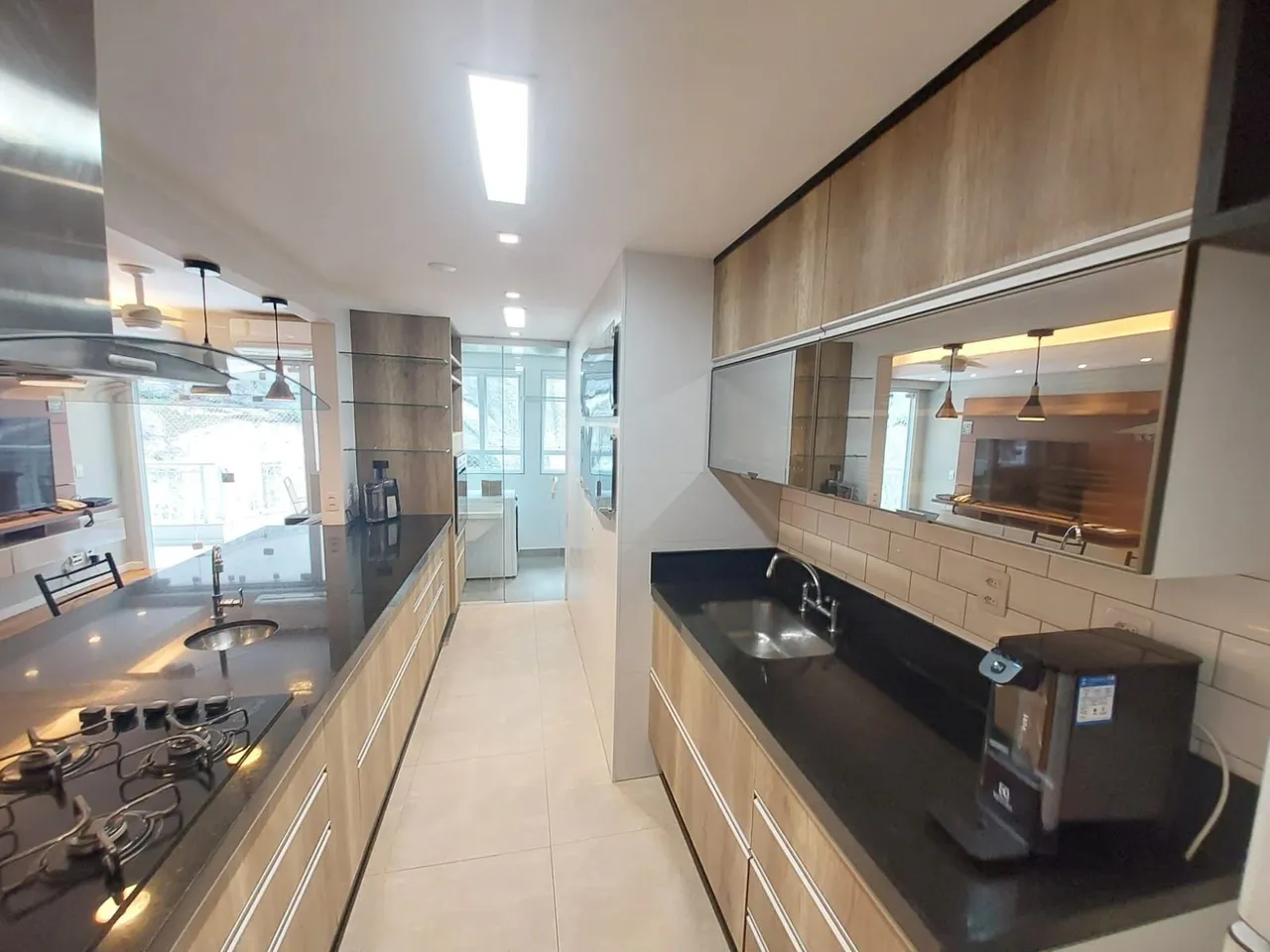 Furnished 2-bedroom apartment with a balcony — photo 8