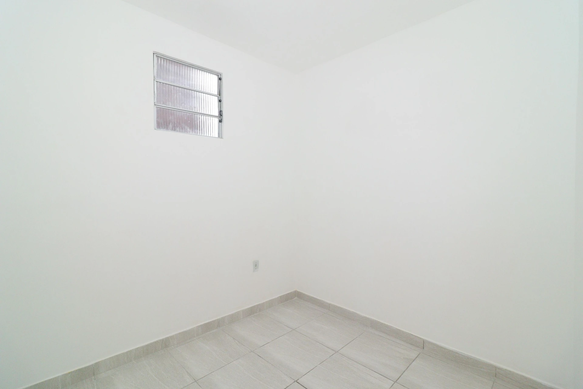 2-bedroom rental apartment with 1 bathroom and balcony — photo 3