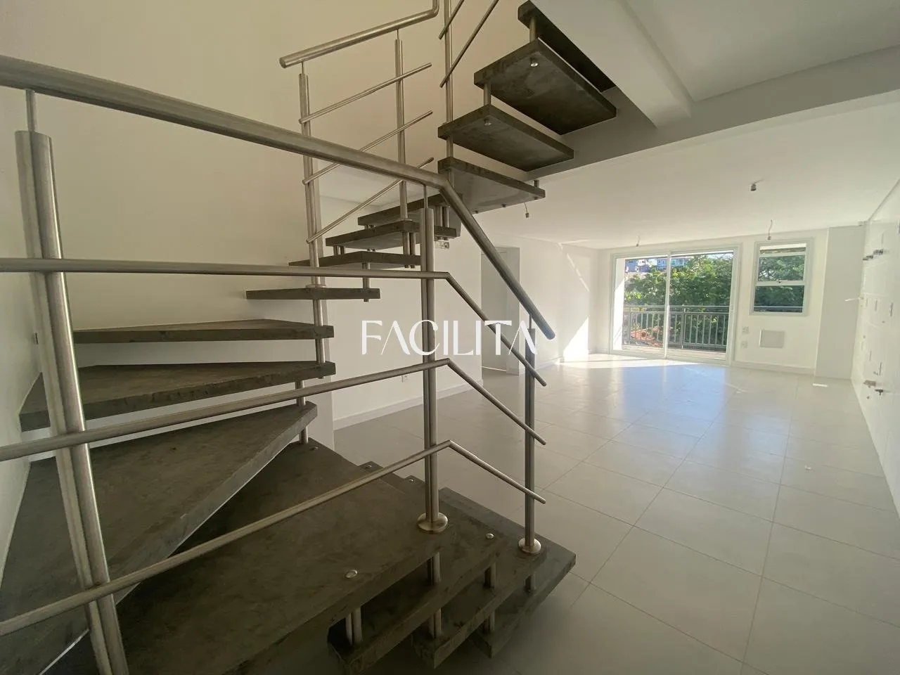 3 en-suite bedroom apartment, 163 m² and balcony — photo 25