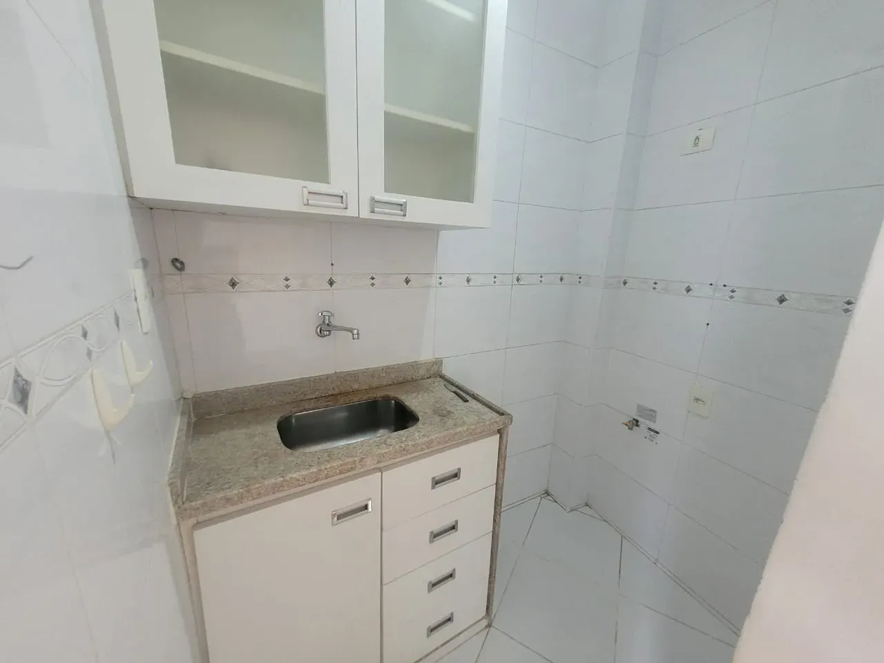 Apartment, 32 m², with wood or laminate floors — photo 2