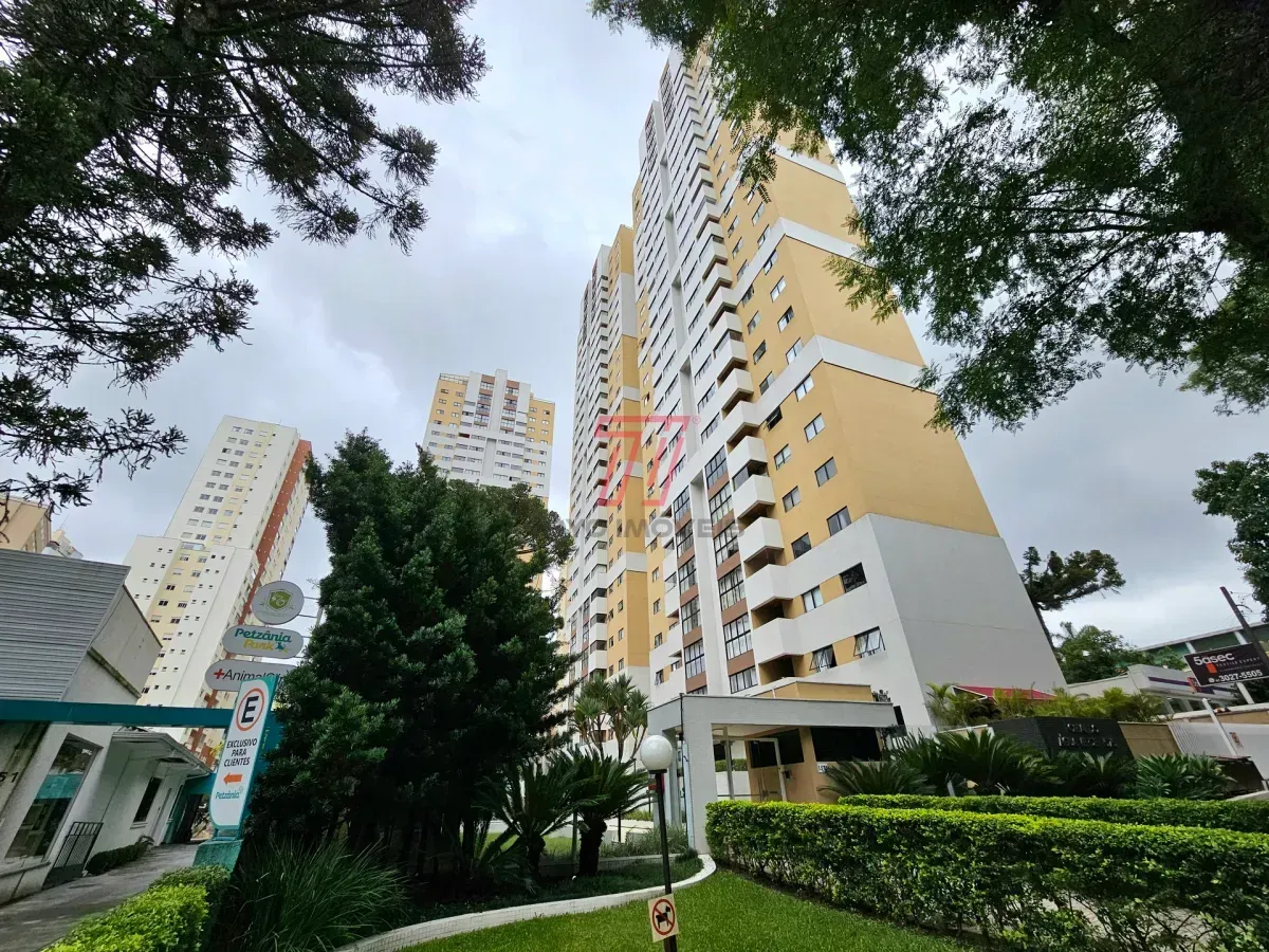 Rental apartment with 3 bedrooms and a balcony
