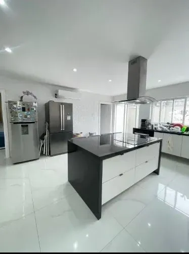 Furnished house with 5 bedrooms and integrated kitchen — photo 4