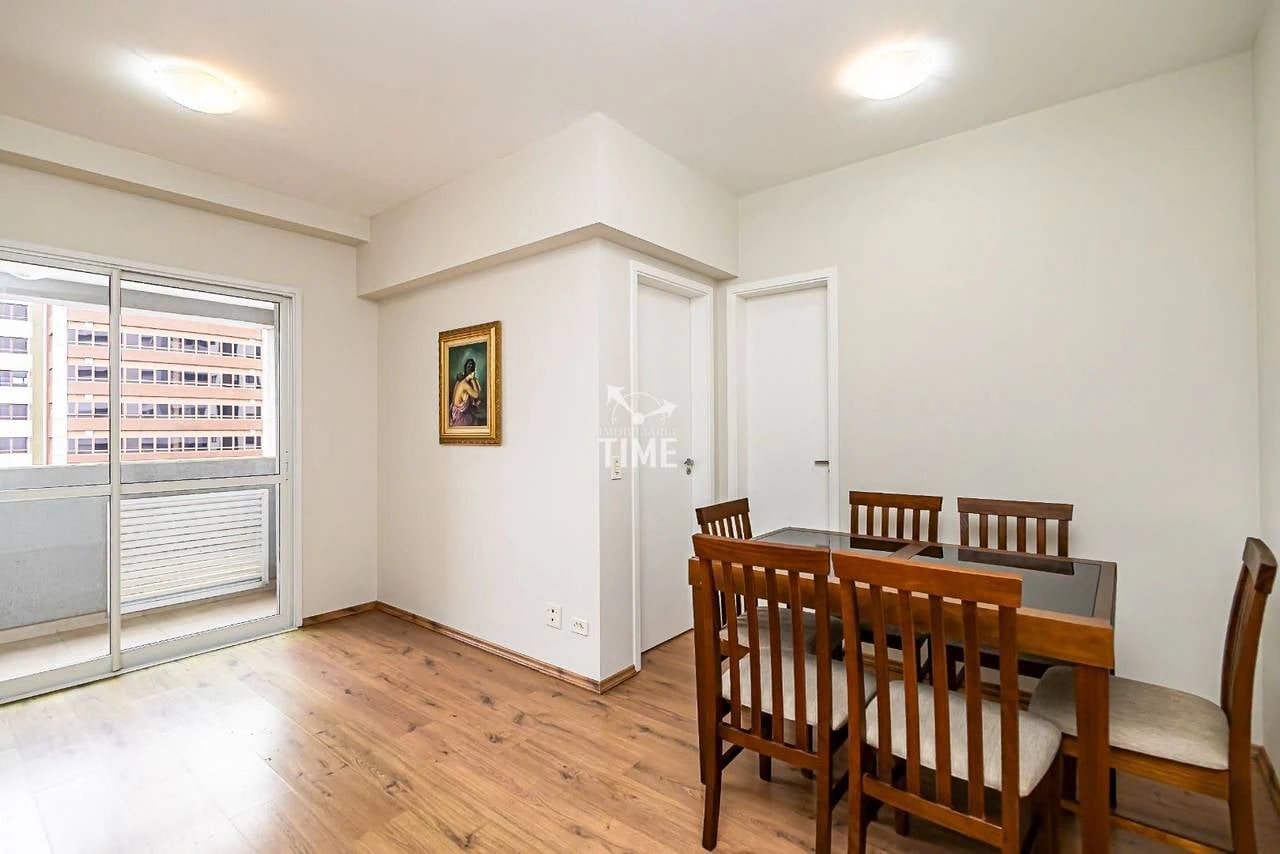Деревянный пол или ламинат и 1 спальня: квартира 51 м² — photo 18