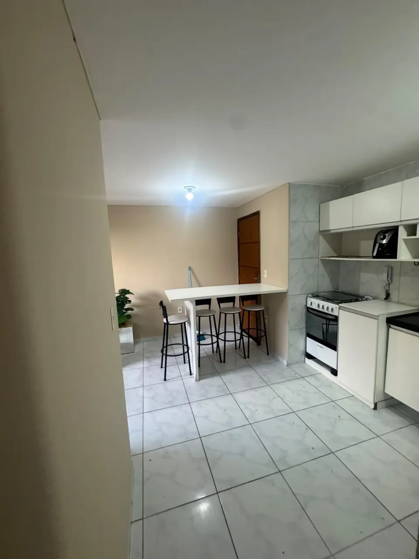 Furnished 2-bedroom apartment with american kitchen — photo 4