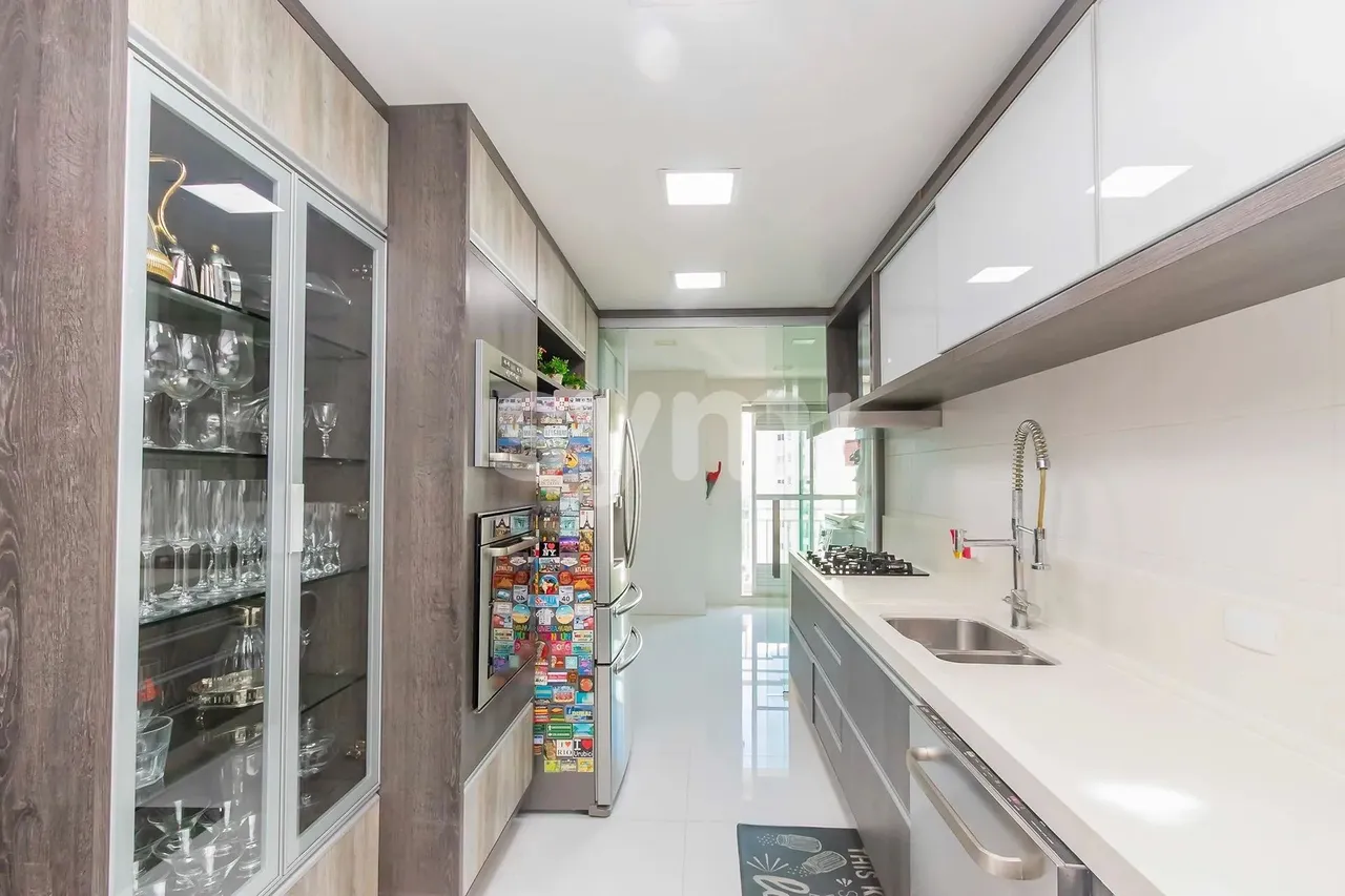 Furnished 3-bedroom apartment with open-plan kitchen 187 m² — photo 18